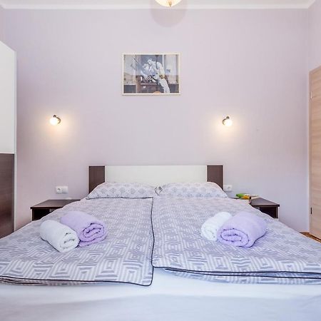 Apartments Krc Pinezići Exterior foto